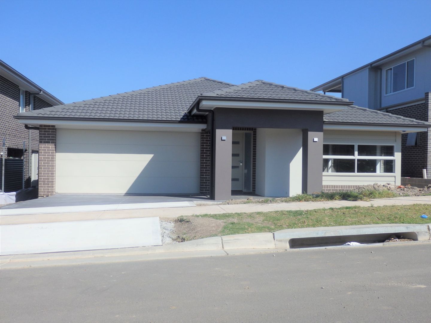 105 Bluestone Drive, Glenmore Park NSW 2745