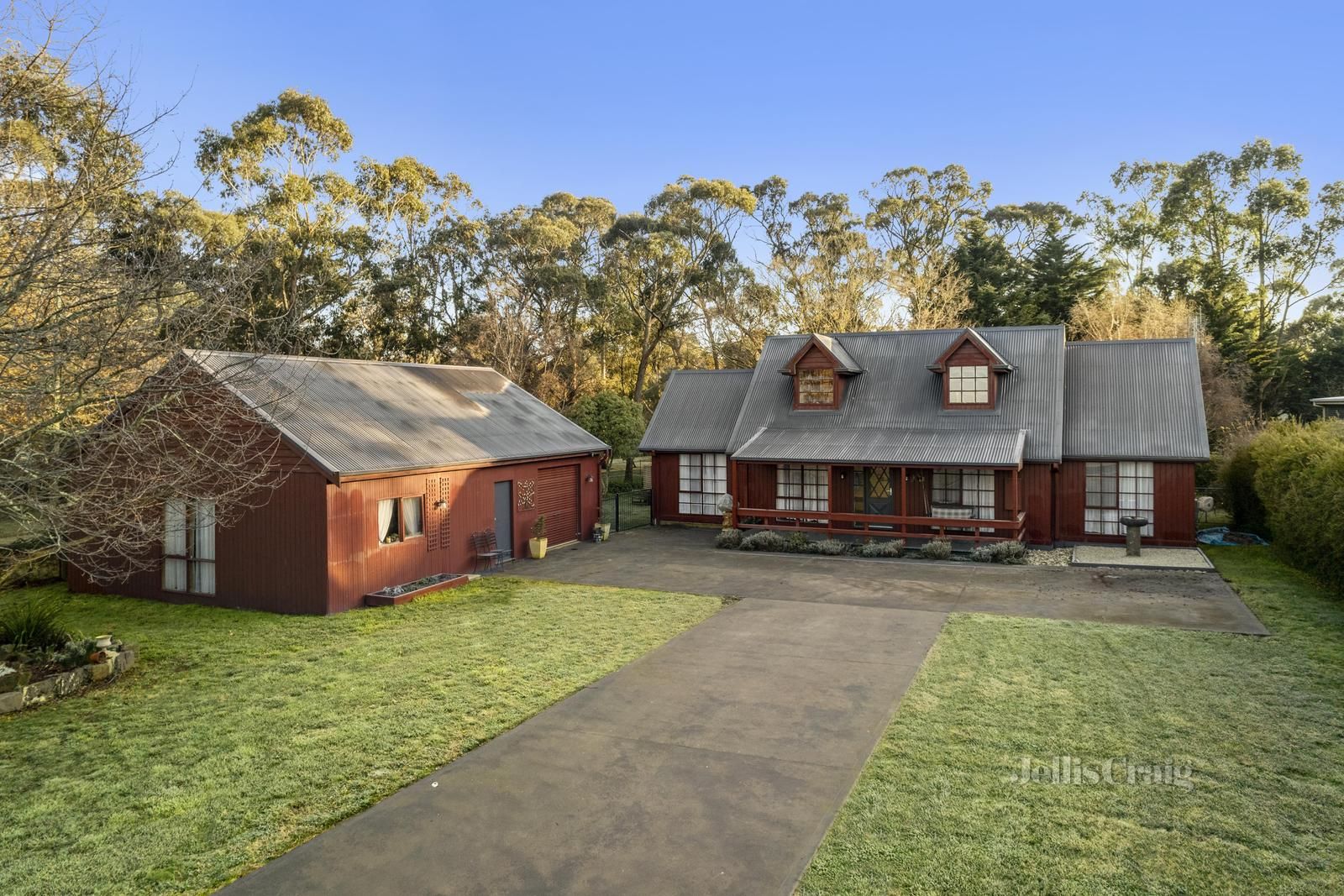 3 bedrooms House in 1940 Mount Macedon Road WOODEND VIC, 3442