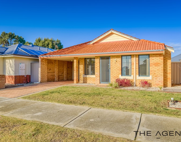 2/2 Moreton Crescent, Warnbro WA 6169