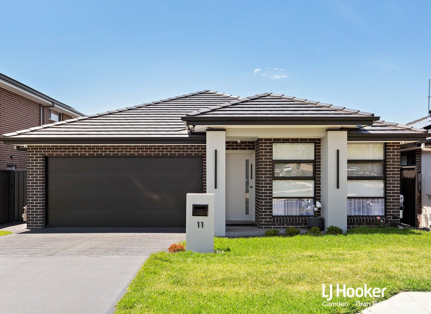 4 bedrooms House in 11 Ledwell Way ORAN PARK NSW, 2570