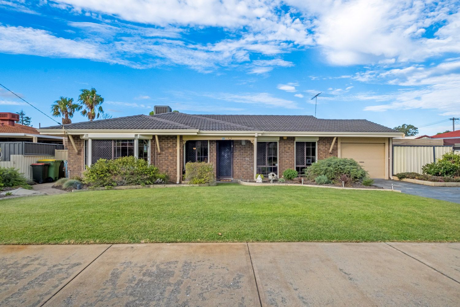 69 Cambridge Crescent, Cooloongup WA 6168, Image 1