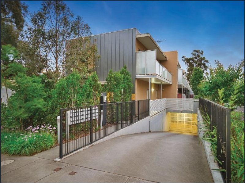 2 bedrooms Apartment / Unit / Flat in 9/202 Glen Iris Road GLEN IRIS VIC, 3146