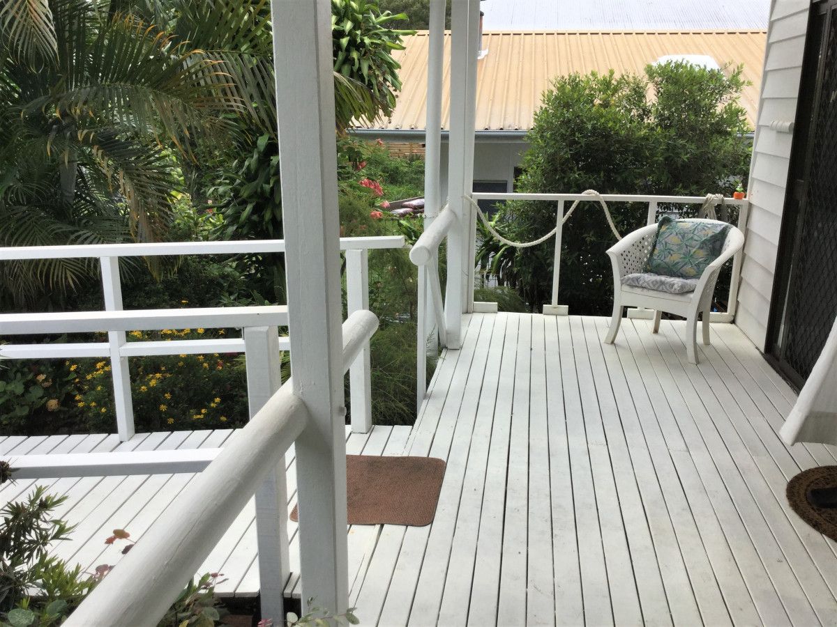 11 Carefree Street, Coochiemudlo Island QLD 4184 House For Rent