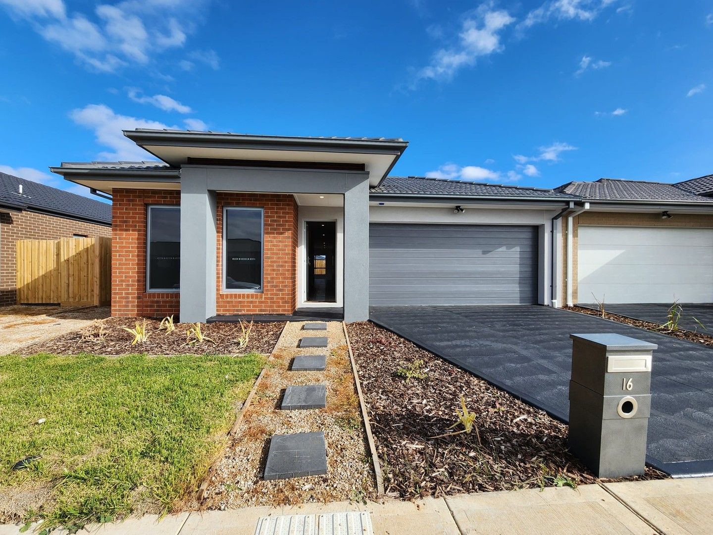 3 bedrooms House in 16 Pristine Drive WYNDHAM VALE VIC, 3024