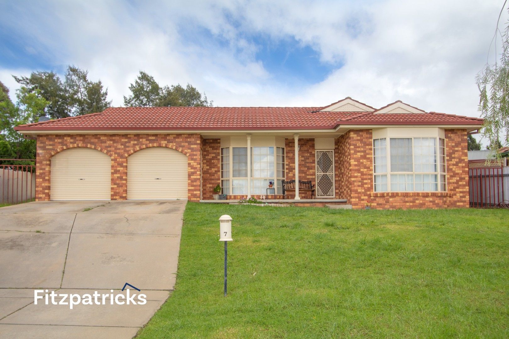 7 Minya Place, Glenfield Park NSW 2650, Image 0