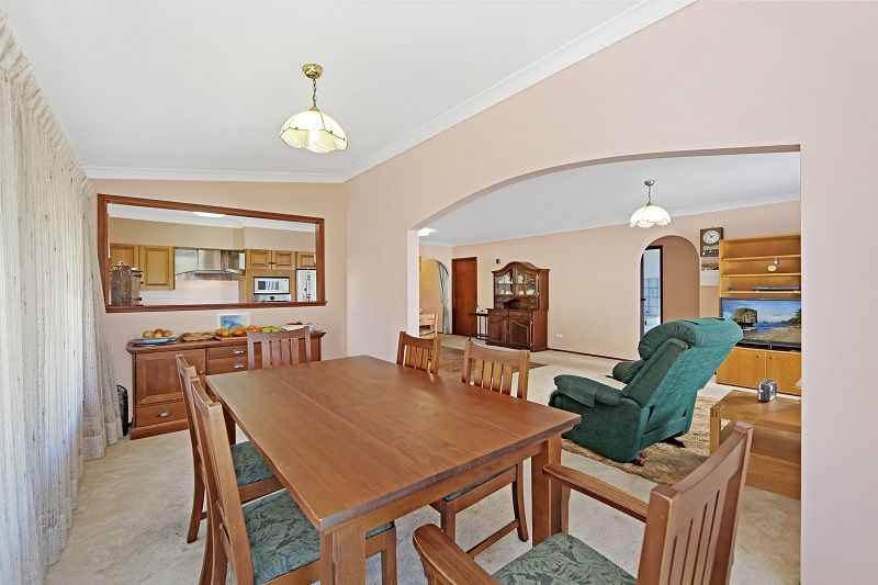 9 Essex Street, Gorokan NSW 2263, Image 2