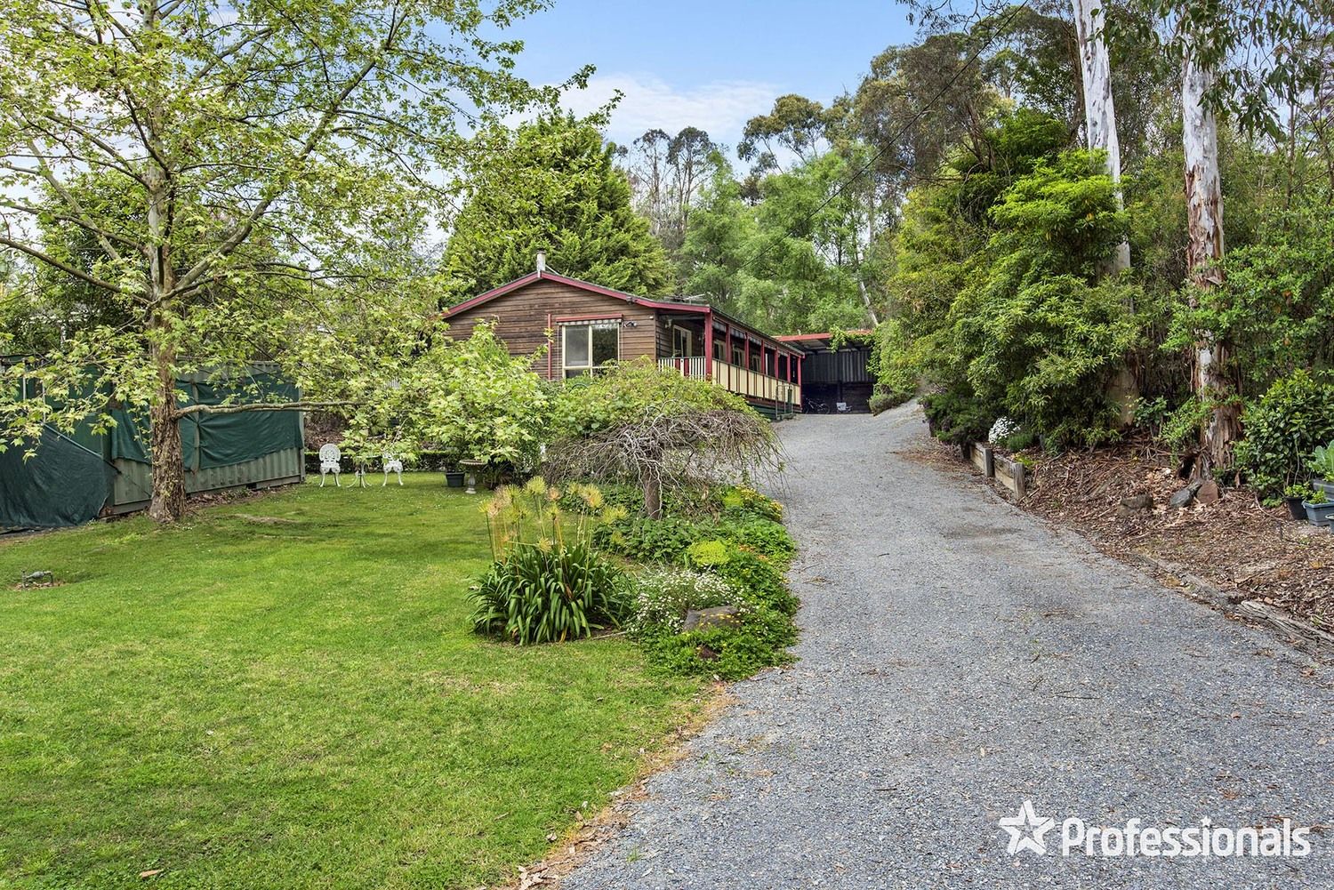 7 Edmond Crescent, Wandin North VIC 3139, Image 0