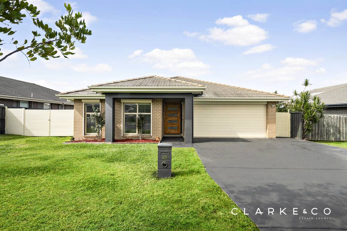 Picture of 29 Lapwing Street, ABERGLASSLYN NSW 2320