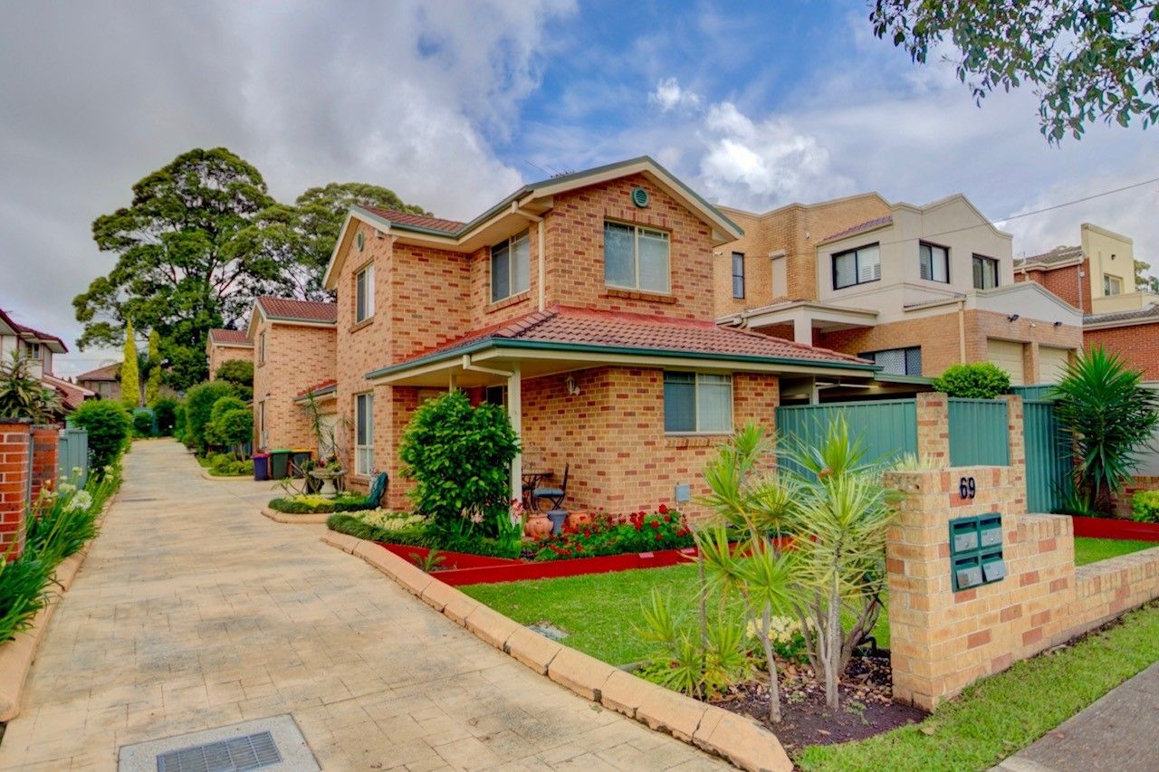 3 bedrooms Townhouse in 2/69 Stoddart Street ROSELANDS NSW, 2196