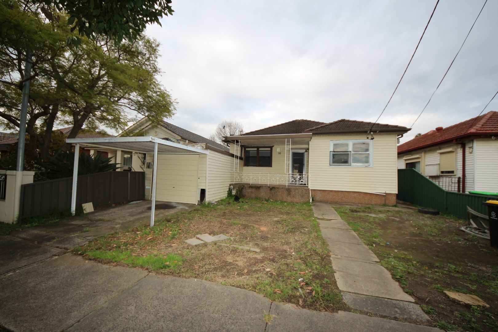 5 bedrooms House in 32 Bramhall Avenue PUNCHBOWL NSW, 2196