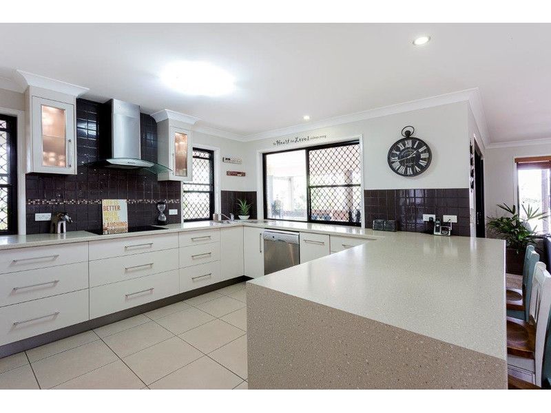 11 Parkview Drive, Rosslyn QLD 4703, Image 1