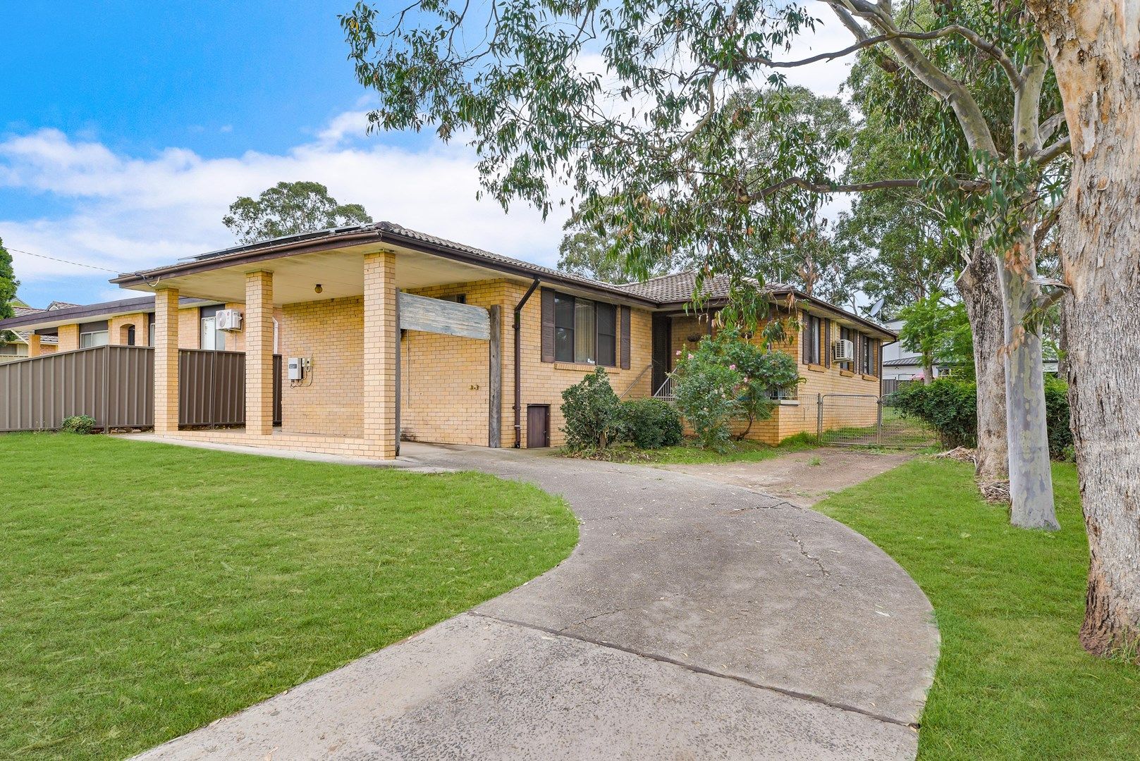 320 Railway Parade, Macquarie Fields NSW 2564, Image 1