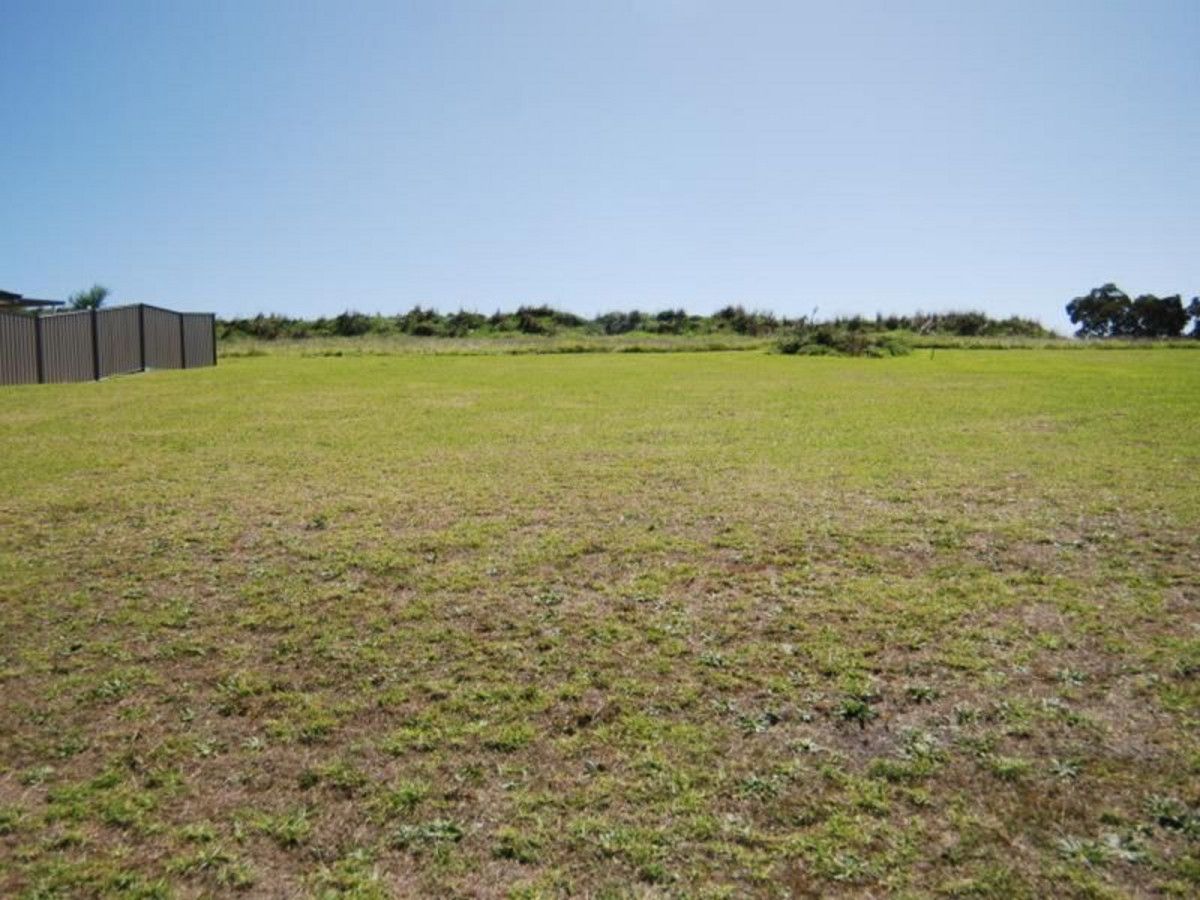 659/Lot 659 Greyhound Circle, Gledhow WA 6330, Image 2