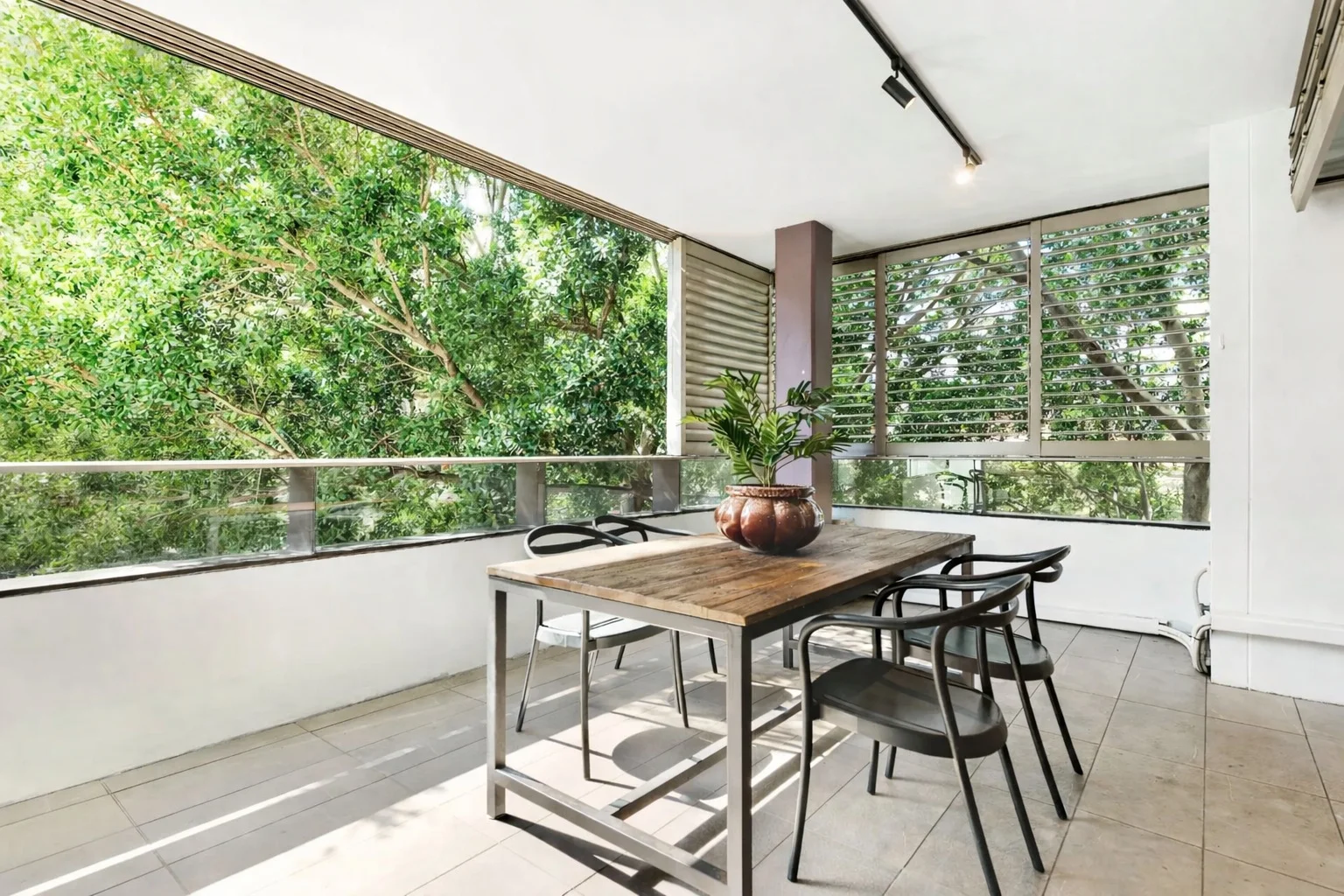 Additional image 2 of 1307/2 Sterling Circuit, Camperdown NSW 2050