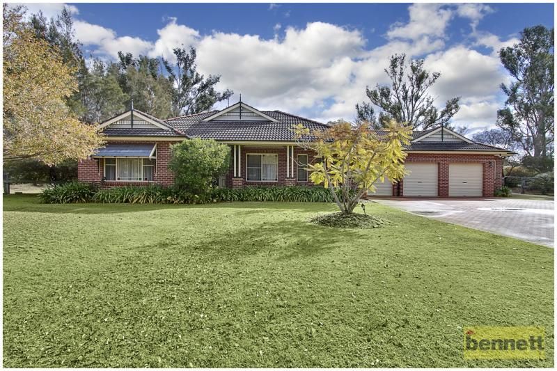 132 Willeroo Drive, WINDSOR DOWNS NSW 2756, Image 0