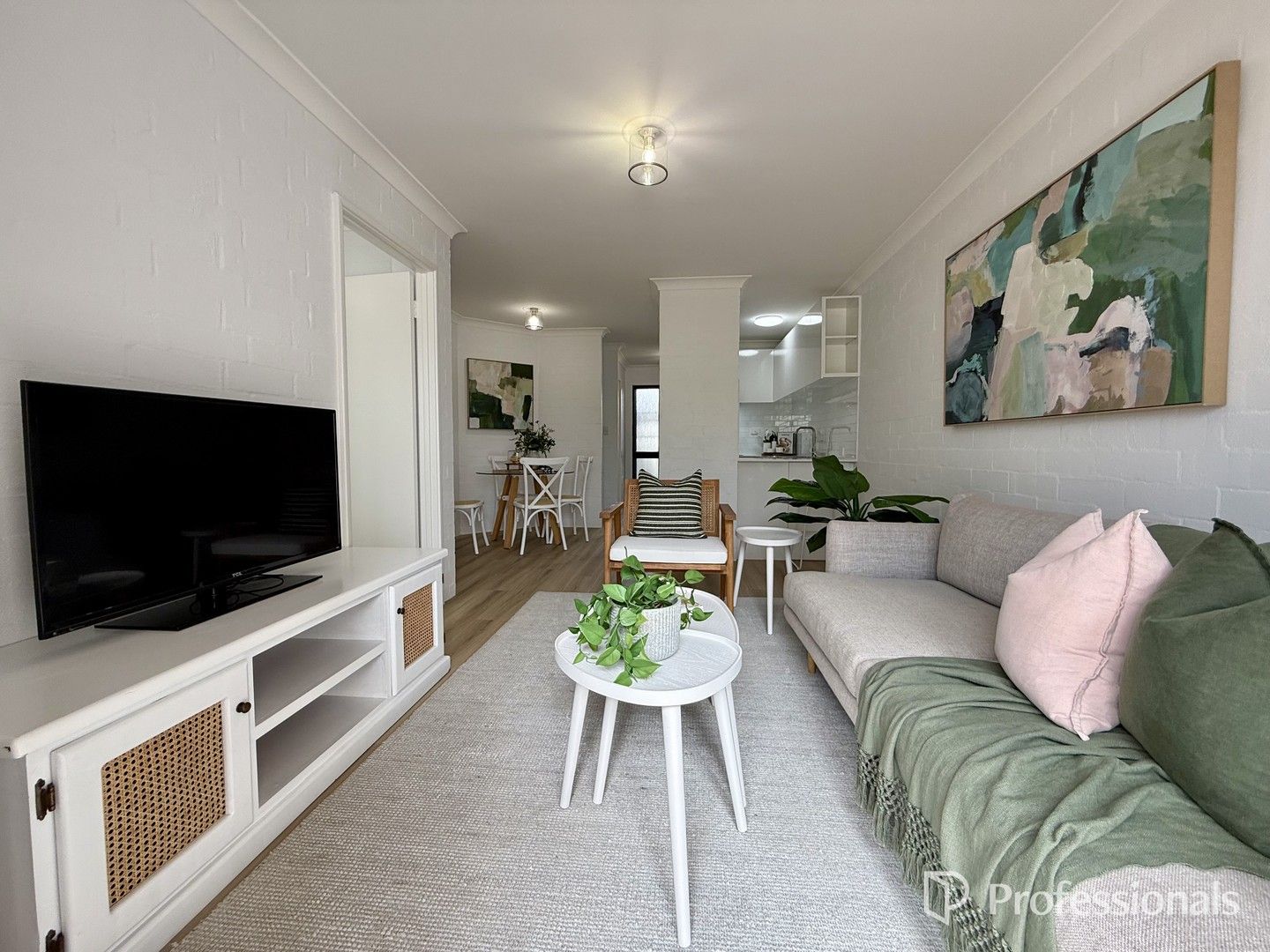 2 bedrooms Apartment / Unit / Flat in 9/147 Hubert Street EAST VICTORIA PARK WA, 6101