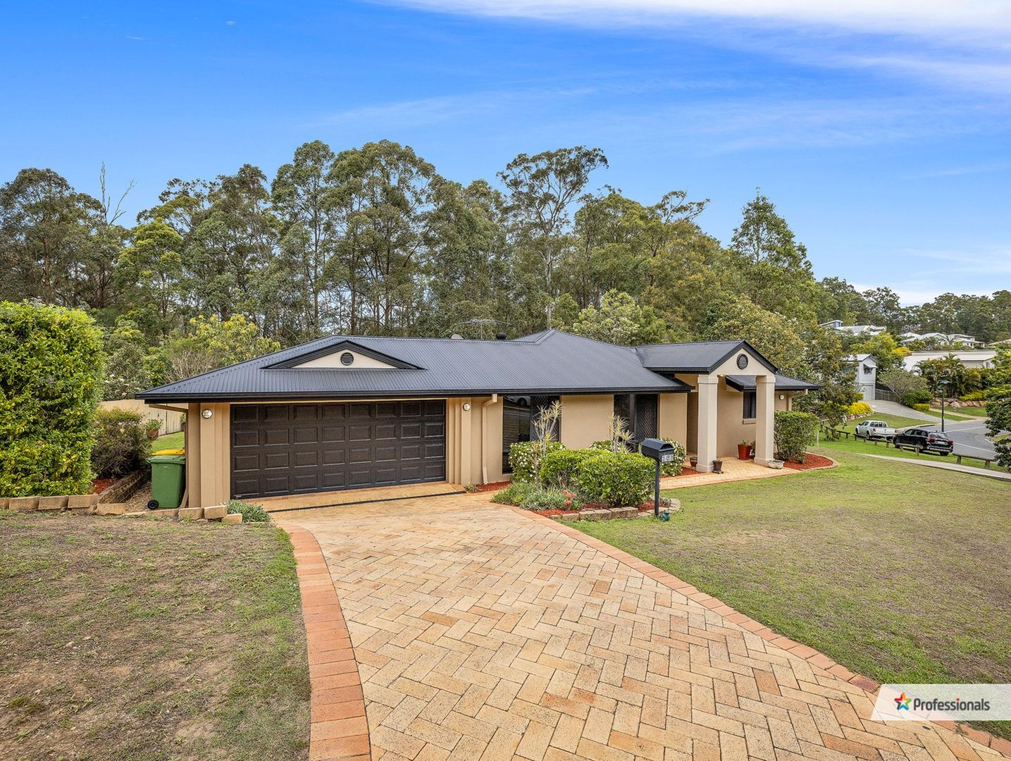 166 Saraband Drive, Eatons Hill QLD 4037