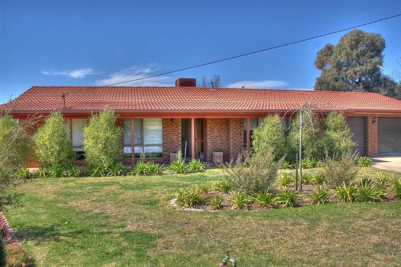 2 Camellia Place, Lake Albert Property History & Address Research