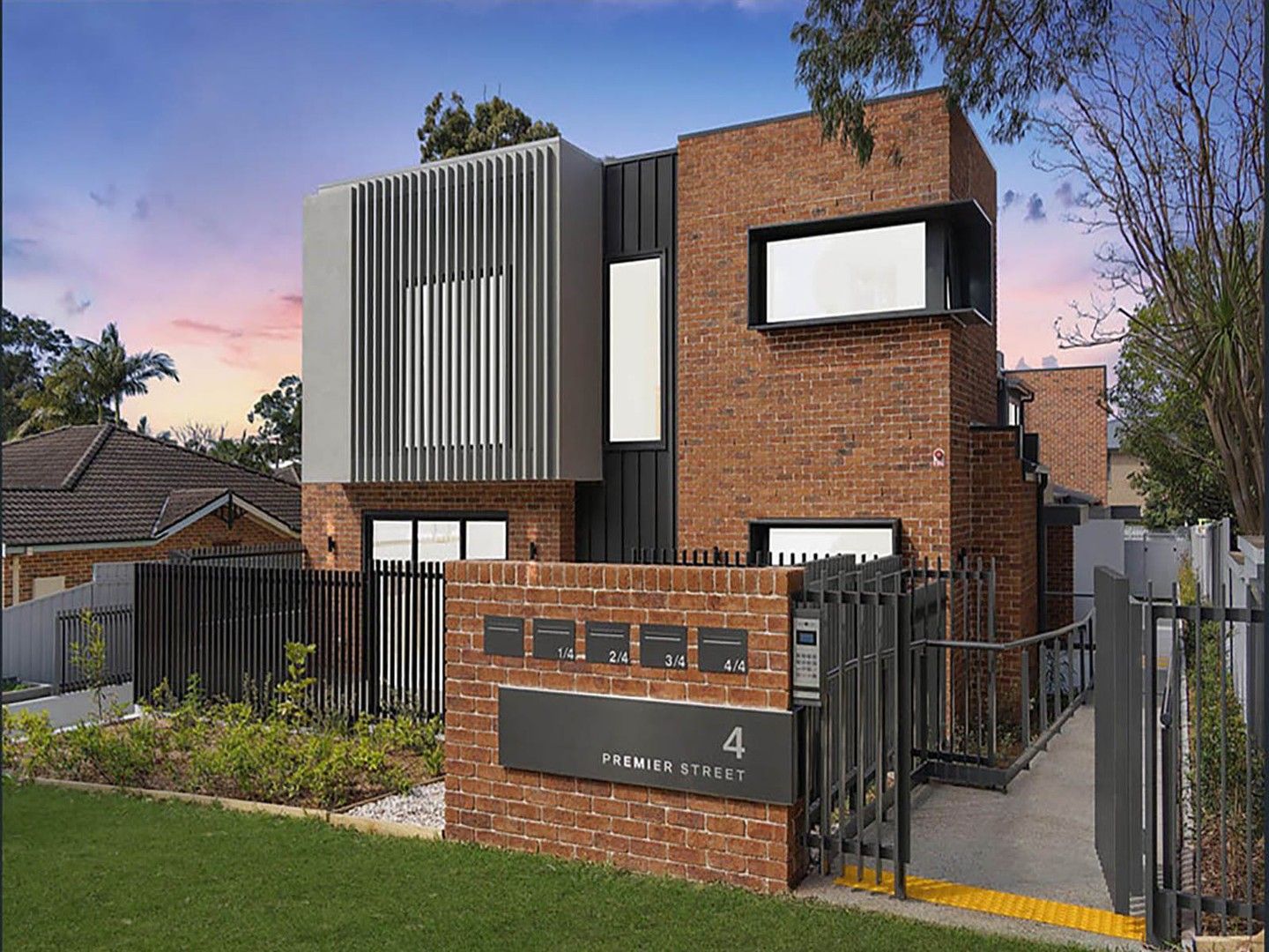 4 bedrooms Townhouse in 2/4 Premier Street GYMEA NSW, 2227