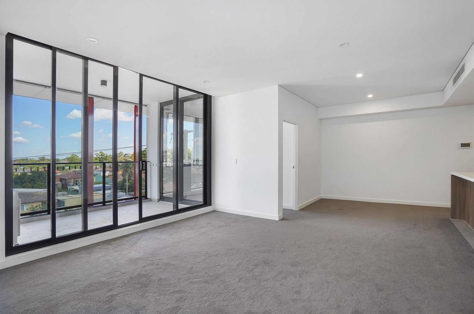 302/74 Edward Street, Carlton NSW 2218, Image 2