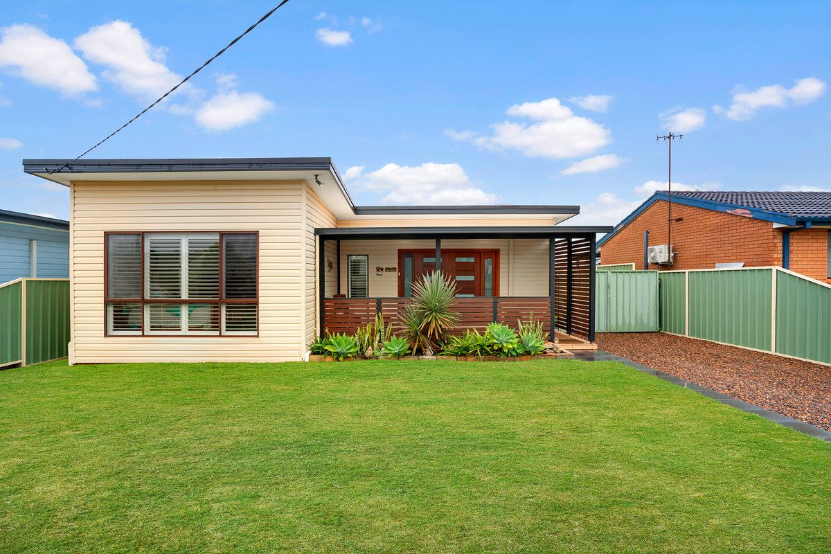 44 Merrendale Avenue, Gorokan NSW 2263, Image 2