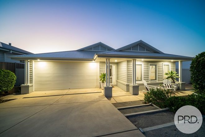 Picture of 8 Bennelong Crescent, LLOYD NSW 2650