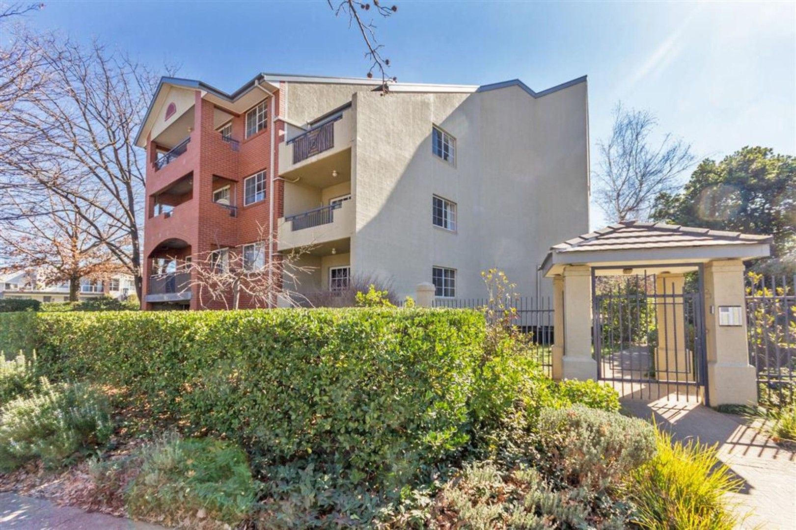 1 bedrooms Apartment / Unit / Flat in 29/17 Helemon Street BRADDON ACT, 2612