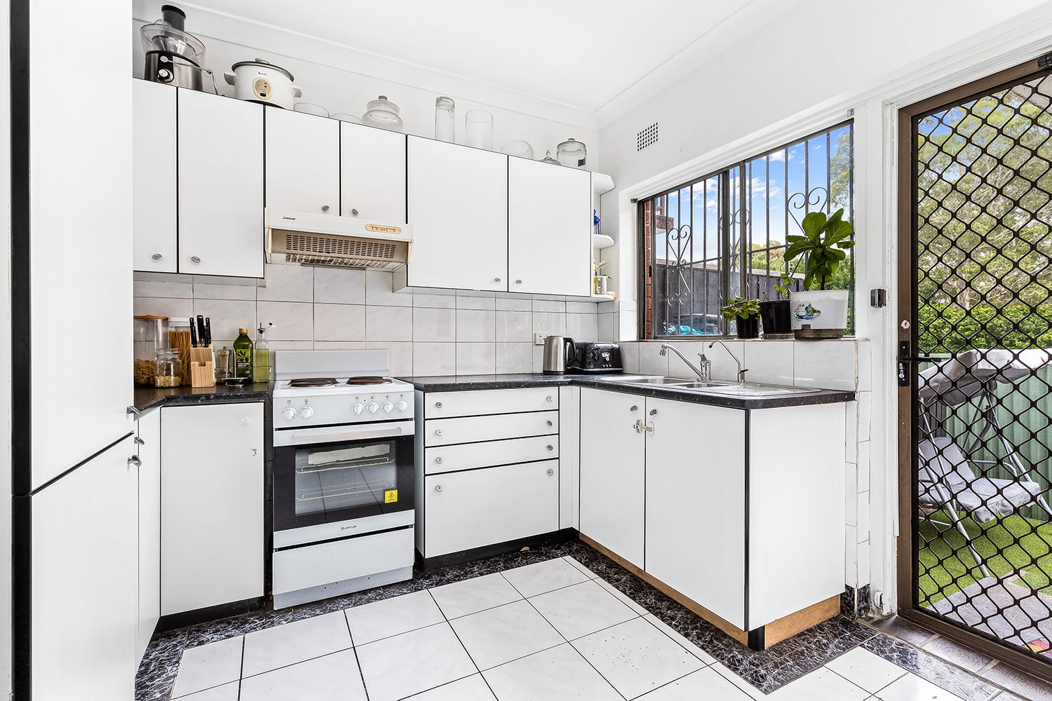 4/15 Parry Avenue, Narwee NSW 2209, Image 2