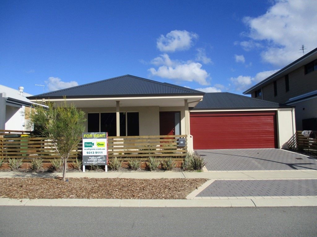 10 Dorney Esplanade, Champion Lakes WA 6111, Image 0