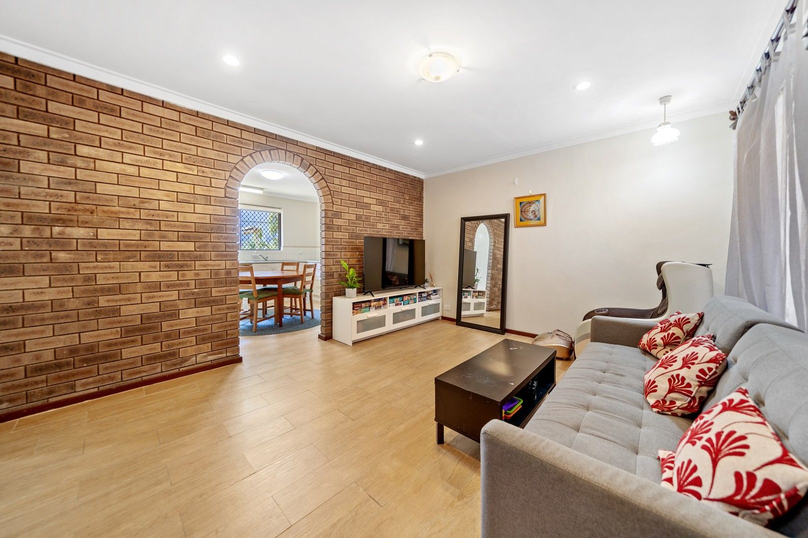 2 bedrooms House in 5/51 Frape Avenue YOKINE WA, 6060