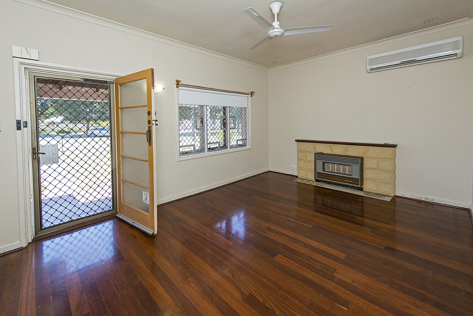 17 Clinton Avenue, St James WA 6102, Image 2