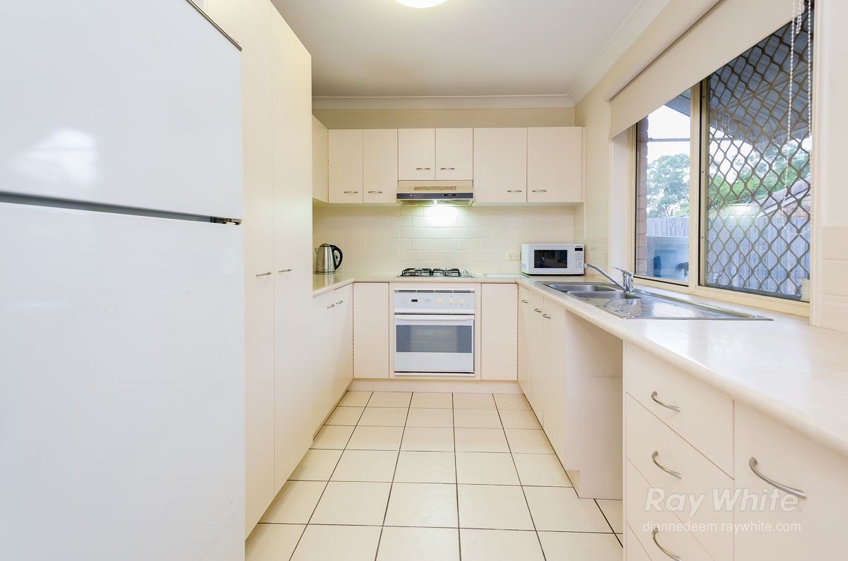 6 Larrell Close, Eight Mile Plains QLD 4113, Image 2