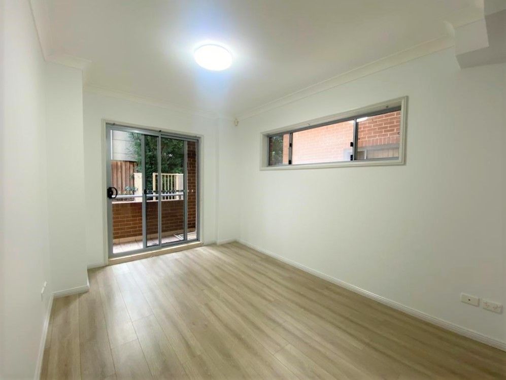 9/10 Wallace Street, Blacktown NSW 2148, Image 2