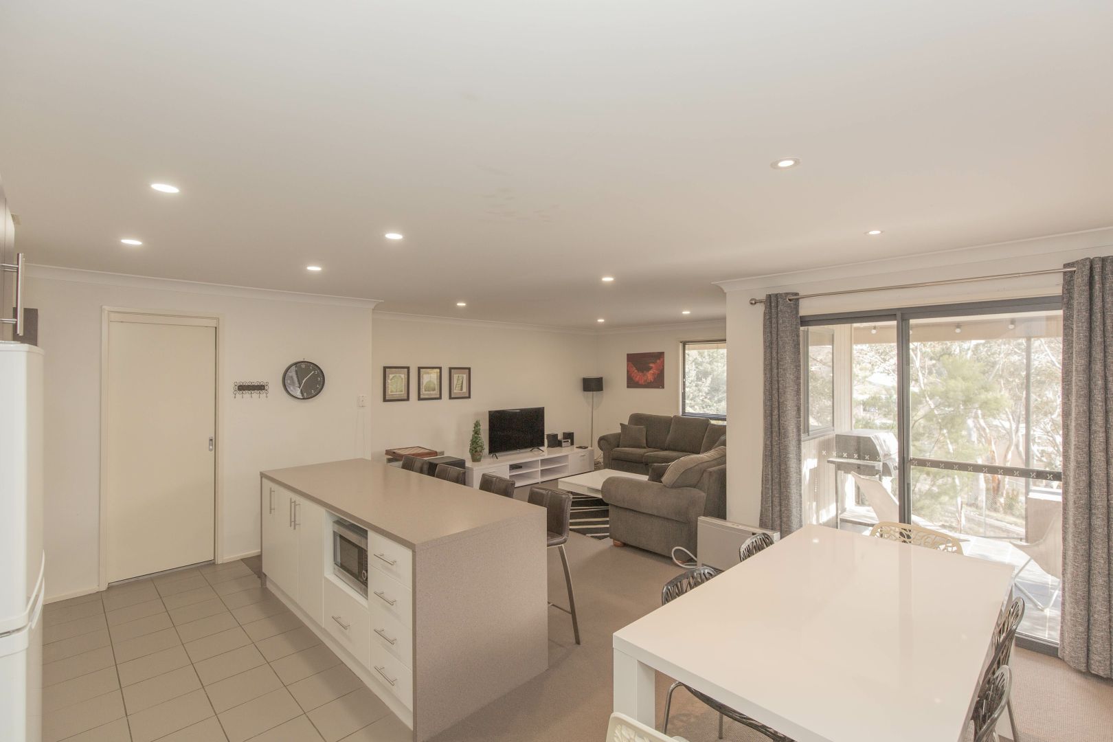 Unit 2/17 Kirwan Cl, Jindabyne NSW 2627, Image 2