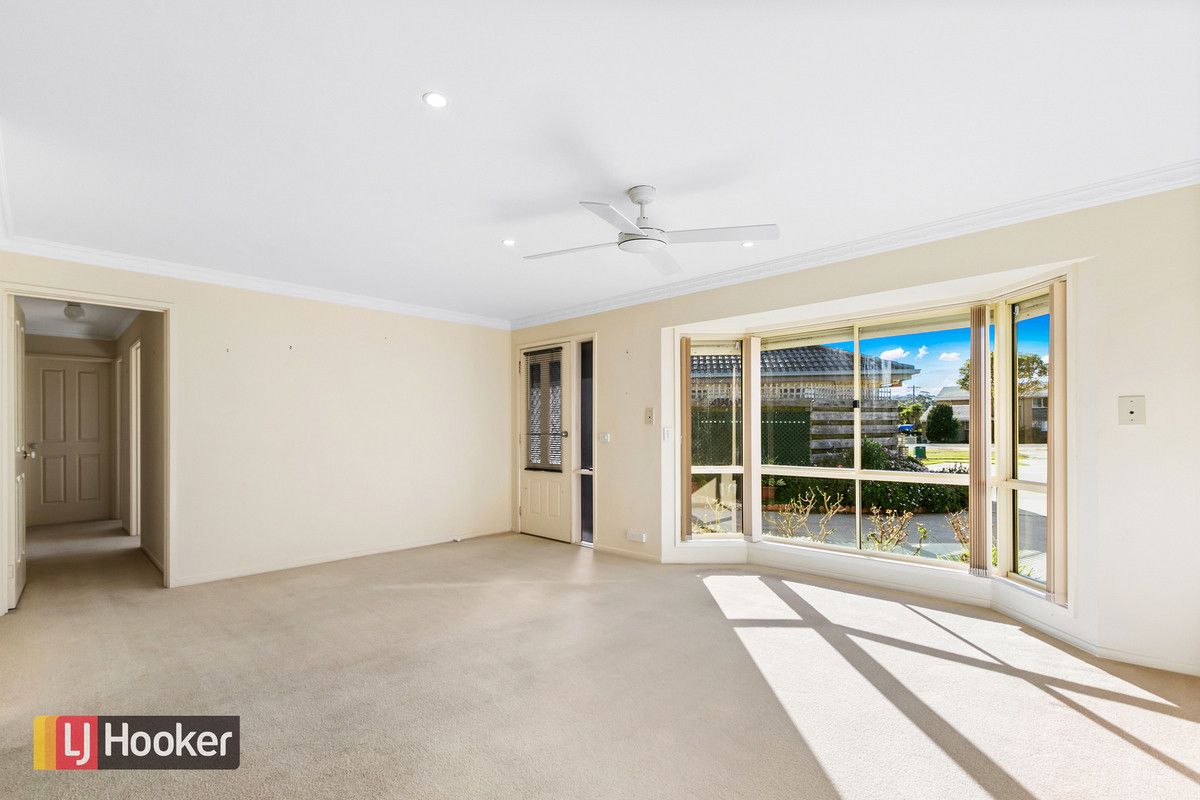 4/16 Roadknight Street, Lakes Entrance VIC 3909, Image 2