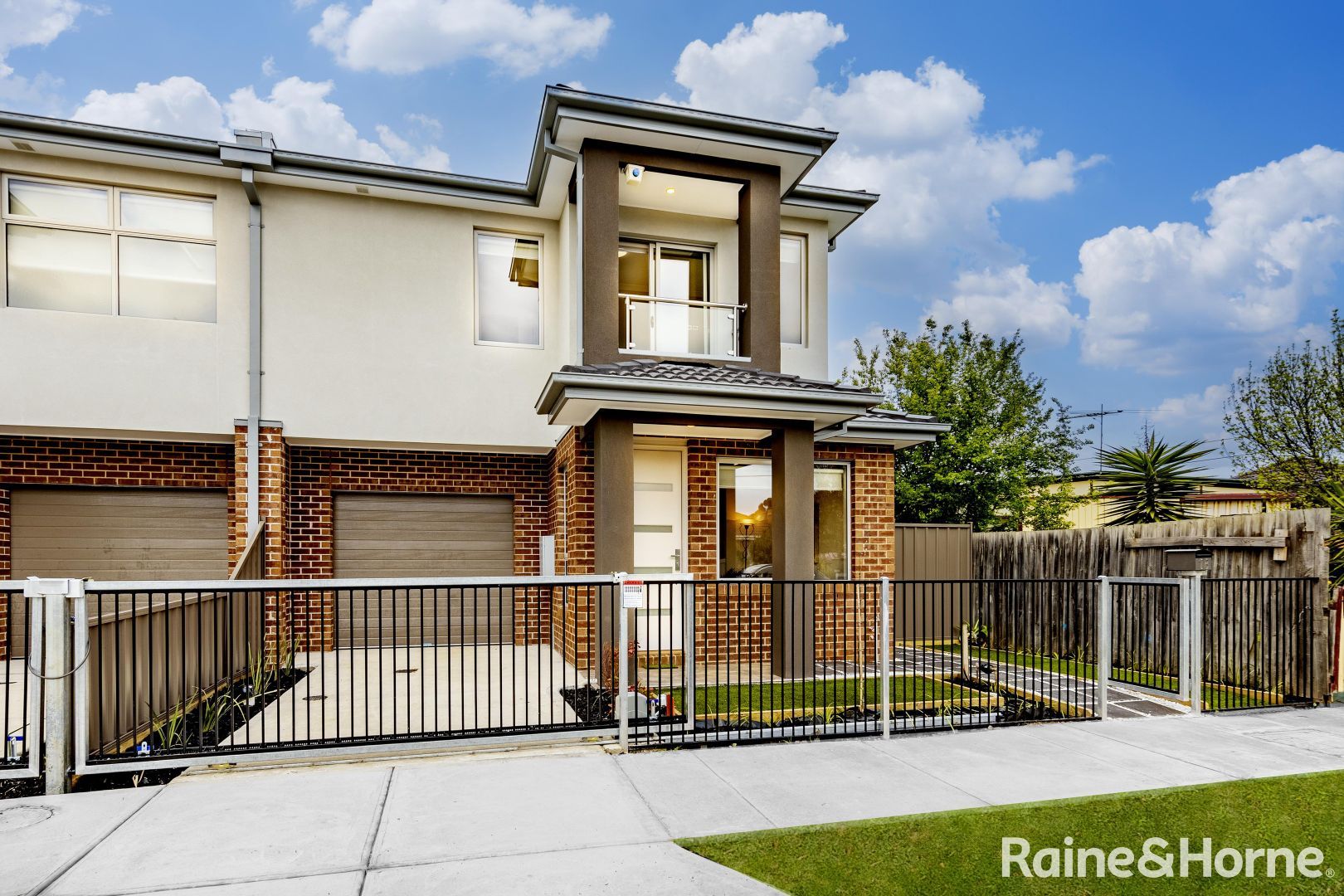 3 bedrooms Townhouse in 1B Kirby Court ST ALBANS VIC, 3021