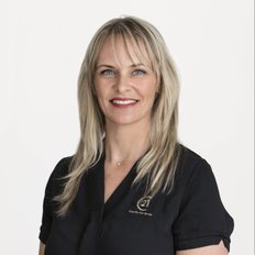 Maaike Hillegers-Peters, Property manager