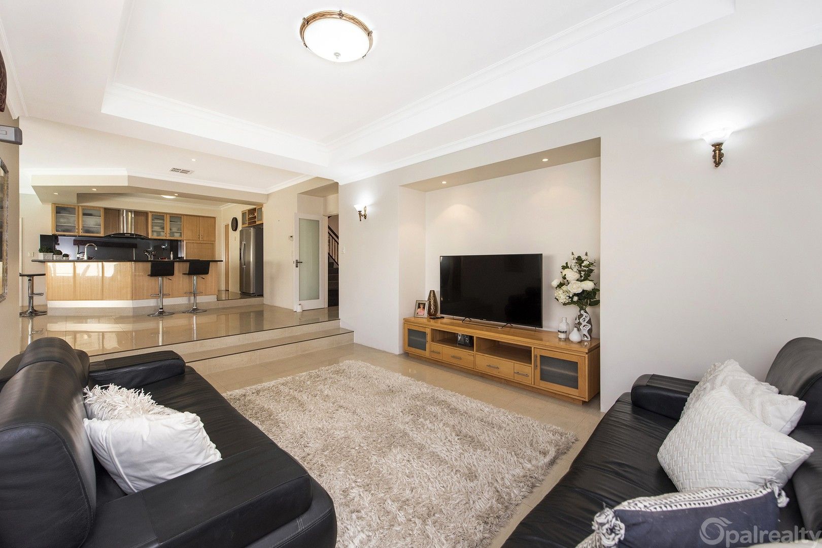 4 bedrooms House in 11 Cobblestones Circuit SECRET HARBOUR WA, 6173