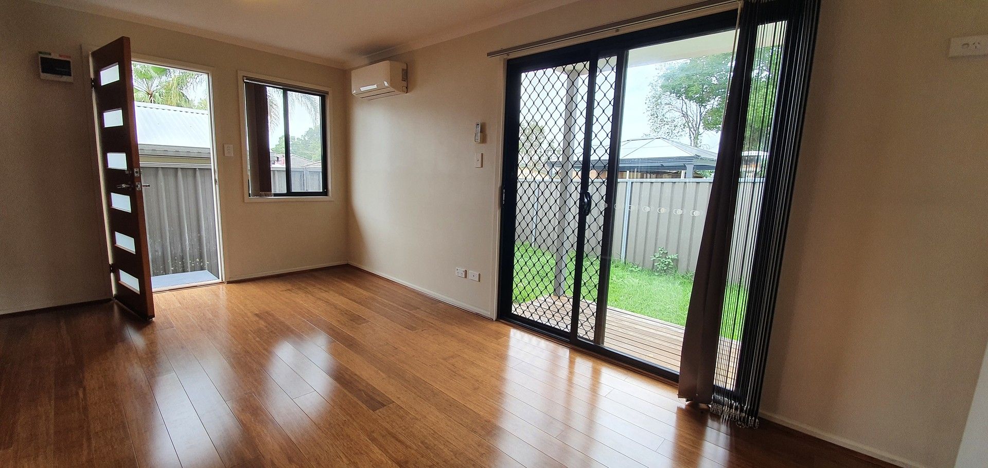 3 bedrooms House in 15a Nipigon Road SEVEN HILLS NSW, 2147