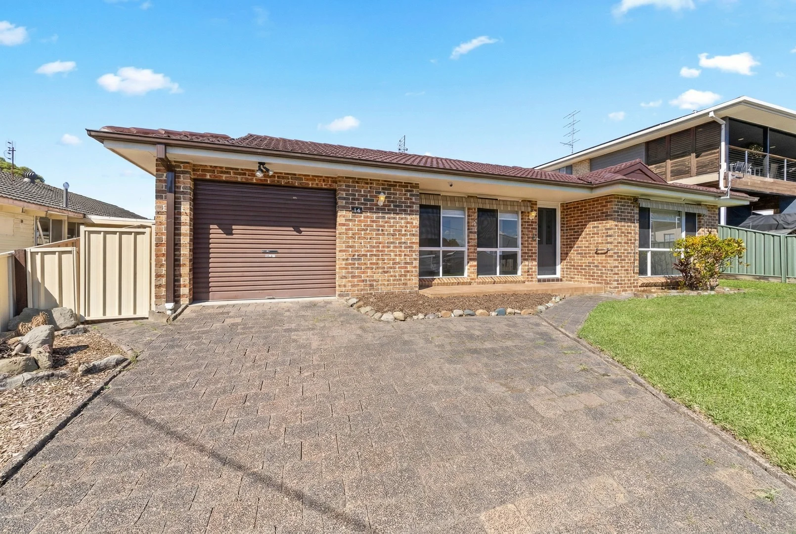 14 Macquarie Road, Mannering Park NSW 2259