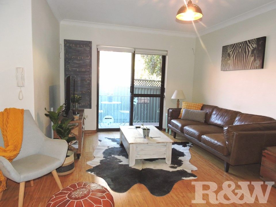 2 bedrooms Apartment / Unit / Flat in 2/75 Weston Street HARRIS PARK NSW, 2150