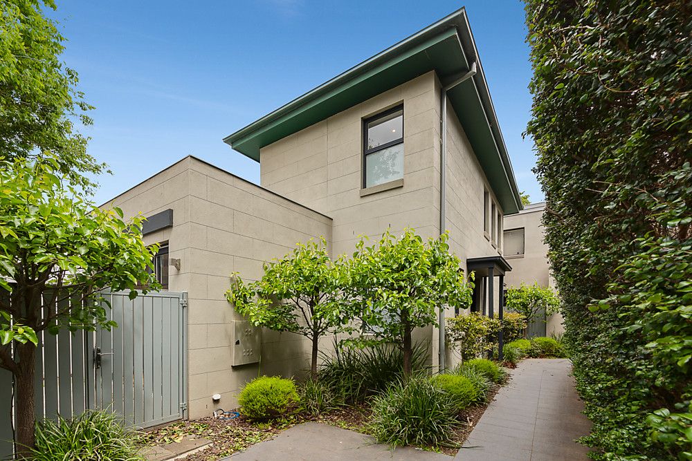2 bedrooms Townhouse in 28/10 Tennyson Street ST KILDA VIC, 3182