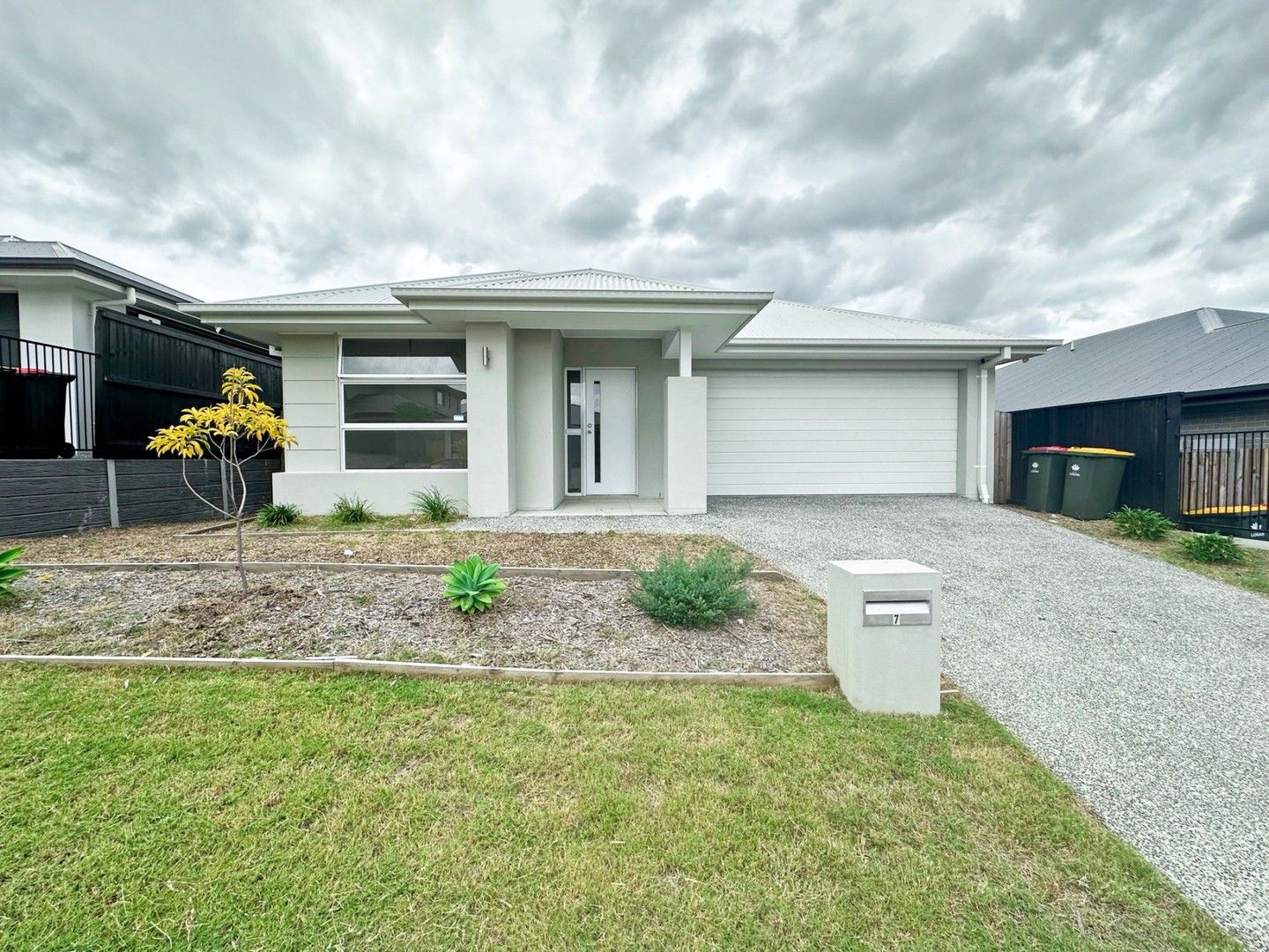 4 bedrooms House in 7 Fairmount Circuit YARRABILBA QLD, 4207