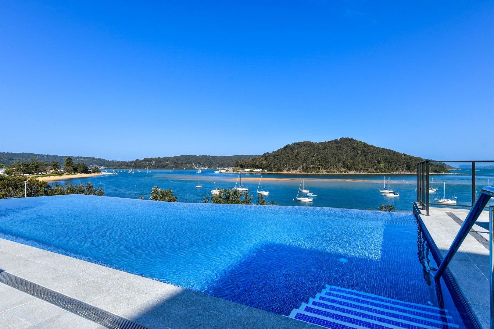 2 bedrooms Apartment / Unit / Flat in 215/47-49 The Esplanade ETTALONG BEACH NSW, 2257