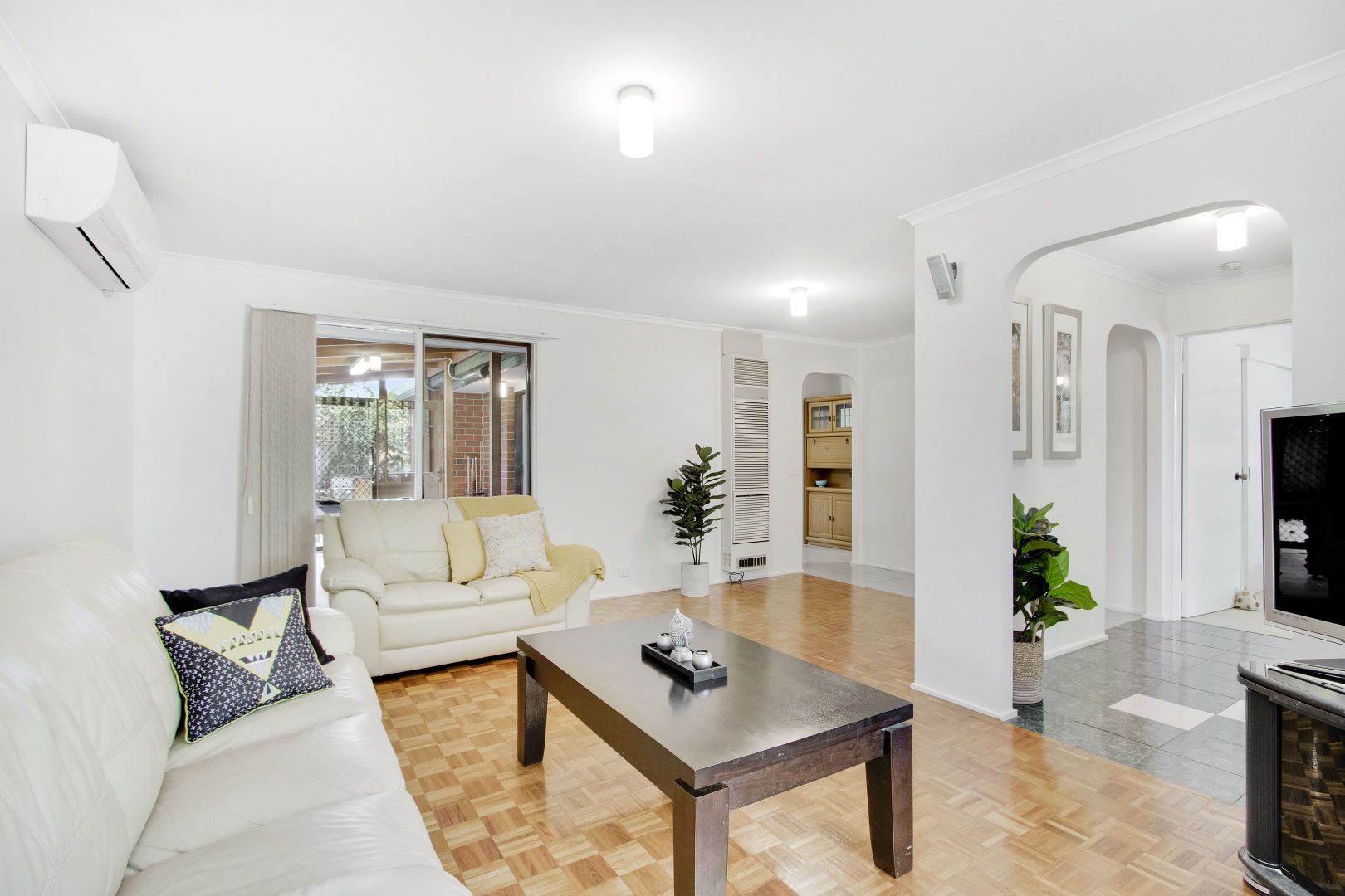 10 Carla Court, Aspendale Gardens VIC 3195, Image 2