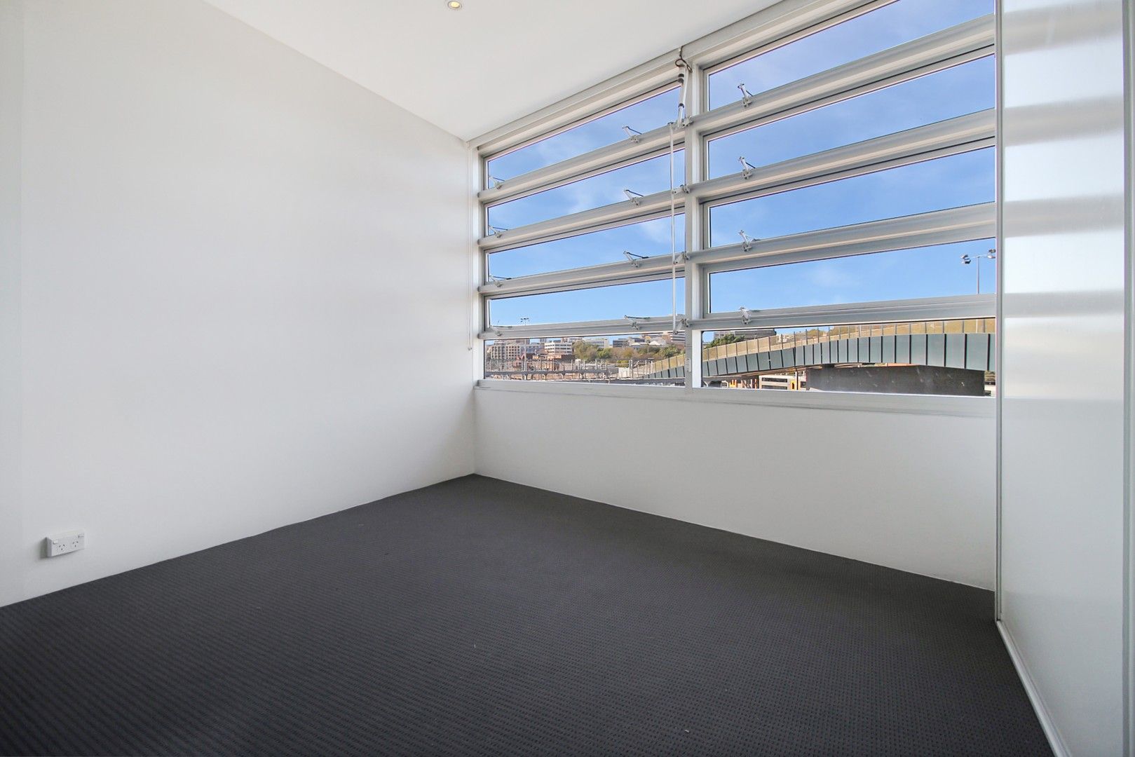 2 bedrooms Apartment / Unit / Flat in 10/54 Regent Street CHIPPENDALE NSW, 2008