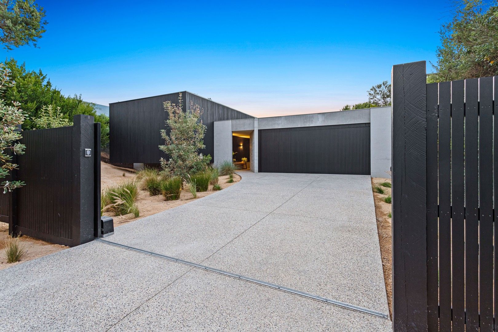 4 bedrooms House in 14 Chenier Street RYE VIC, 3941