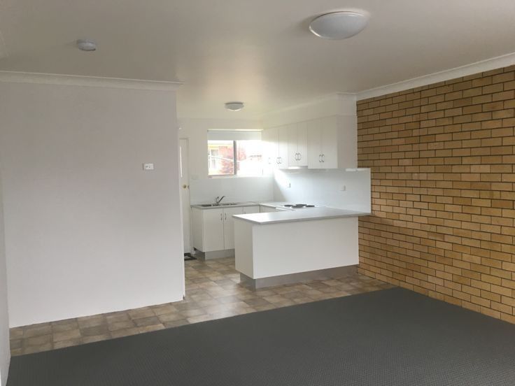 2 bedrooms Apartment / Unit / Flat in 2/12 Wigan Avenue ARMIDALE NSW, 2350