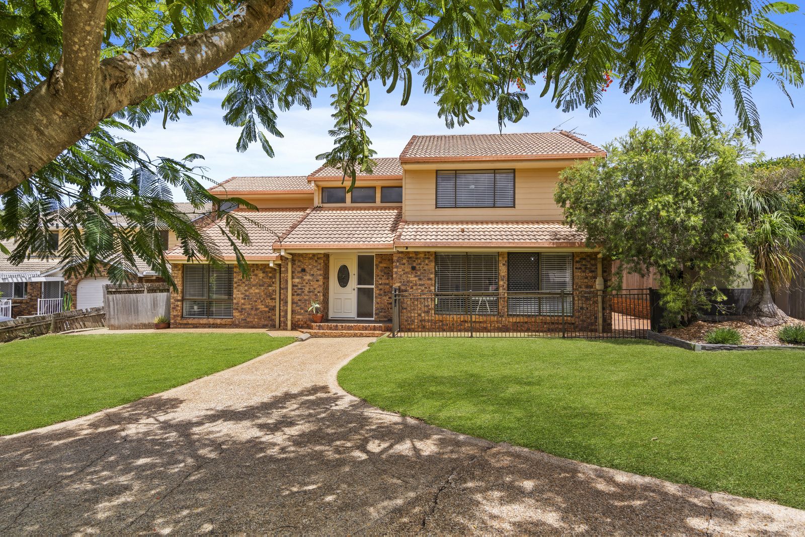 4 Waterford Crescent, Ormiston QLD 4160 Domain