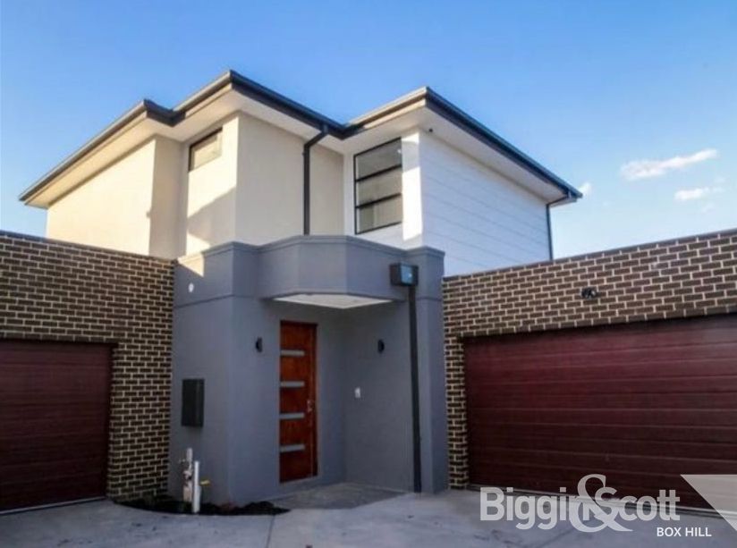 4 bedrooms Townhouse in 2/16 Pindari Street GLEN WAVERLEY VIC, 3150